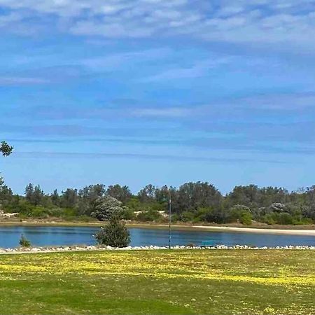 Driftwood Townhouse - Waterfront-Central Location Lakes Entrance Eksteriør bilde